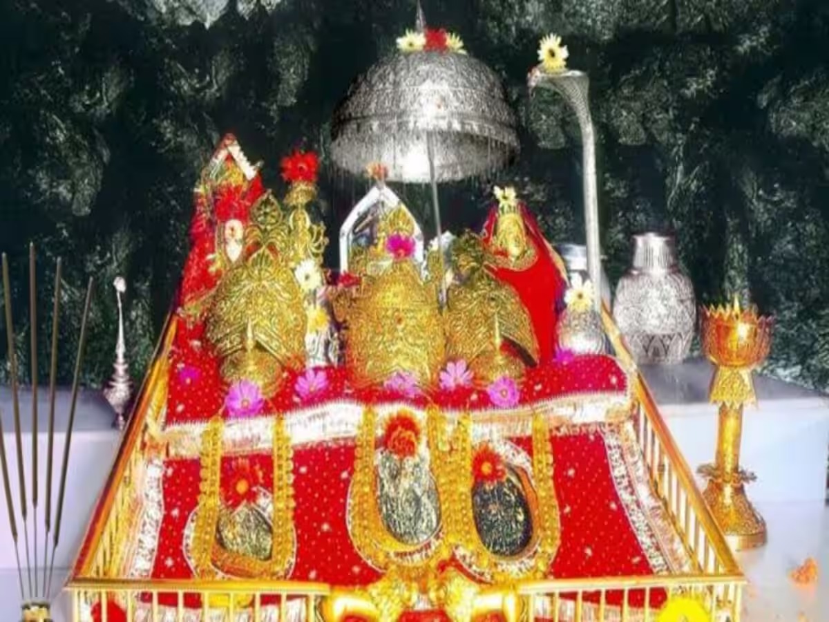 वैष्णो देवी मंदिर में इस बार रिकॉर्ड तोड़ पहुंचे भक्तजन, 10 साल बाद ऐसा चमत्कार