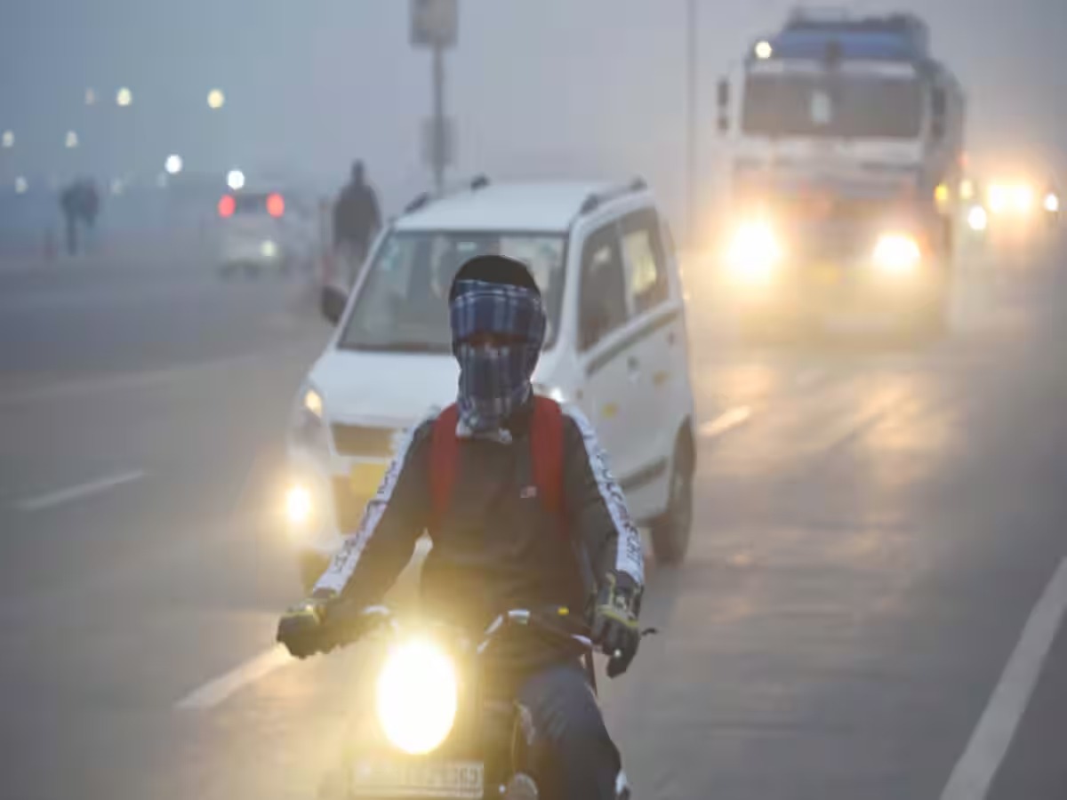 ठंड और कोहरे के बीच बारिश के आसार, दिल्ली-यूपी समेत इन राज्यों में ऑरेंज अलर्ट