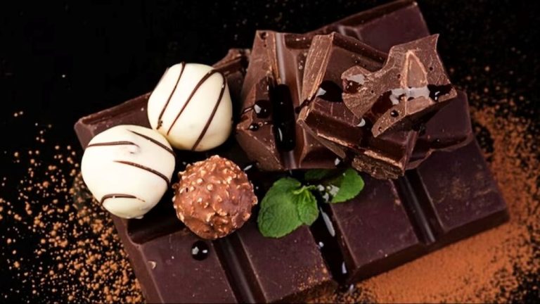 Benefits Of Dark Chocolate: वजन कम करने से हार्ट हेल्थ सुधारने तक, डार्क चॉकलेट के हैं ये 6 फायदे