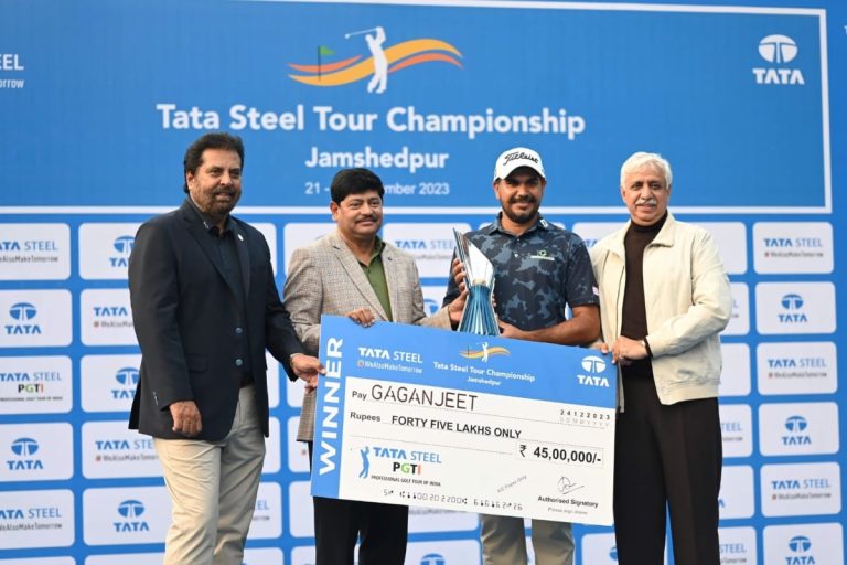 टाटा स्टील गोल्फ टूर चैंपियनशिप: पंजाब के गगनजीत भुल्लर बने चैंपियन, मिला 45 लाख रुपए पुरस्कार