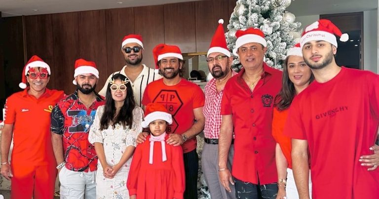 Viral Photo: एमएस धोनी ने परिवार के साथ मनाया क्रिसमस, ऋषभ पंत भी हुए शामिल