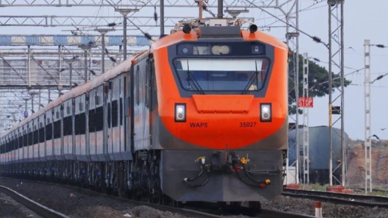 वंदे भारत के बाद अब अमृत भारत ट्रेन, अयोध्या से होगी शुरुआत… PM मोदी दिखाएंगे हरी झंडी