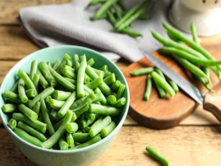 Green Beans: हरी बींस की फलियां सेहत के लिए है गजब फायदेमंद, कोलेस्ट्रॉल होता है कम