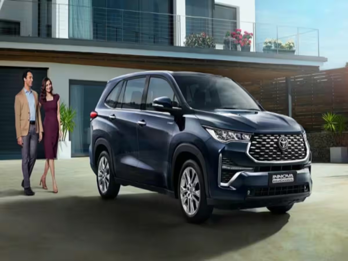 टोयोटा की सबसे ज्यादा बिकने वाली ये धांसू हाइब्रिड SUV हुई महंगी, अचानक ₹42,000 तक बढ़ी इसकी कीमत