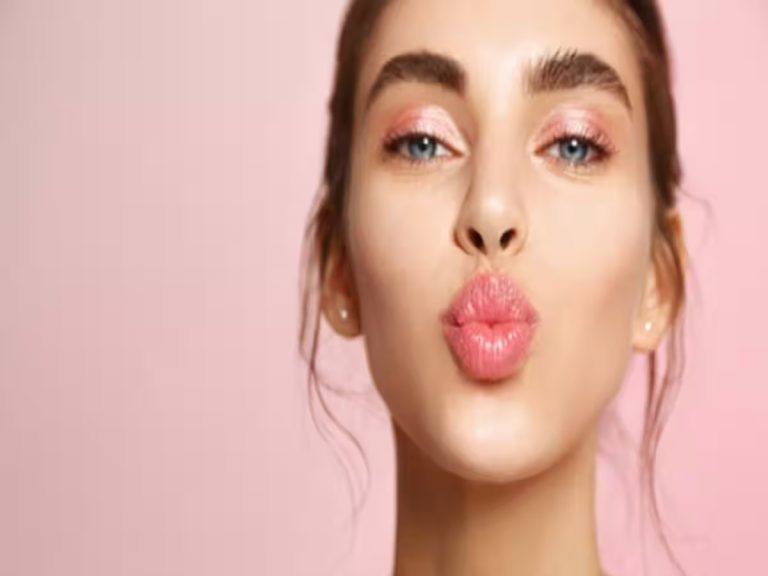 आपकी ये 5 गलत आदतें बना सकती हैं होठों को काला, गुलाबी होठों के लिए फॉलो करें ये ब्यूटी टिप्स