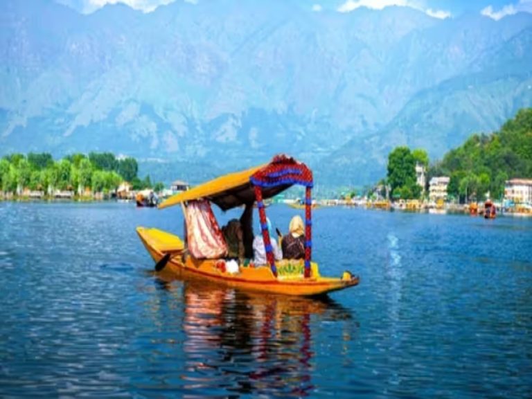 Kashmir Trip: कश्मीर घूमने का है मन, 6 रात के लिए इस तरह प्लान करें टूर