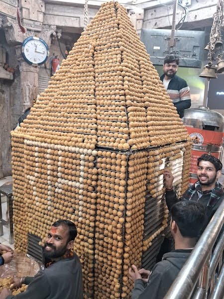 यहां लड्डुओं से बना श्रीराम मंदिर, प्रसाद पाकर धन्य हुए रामभक्त, आपने ये 6 PHOTOS देखी क्या?