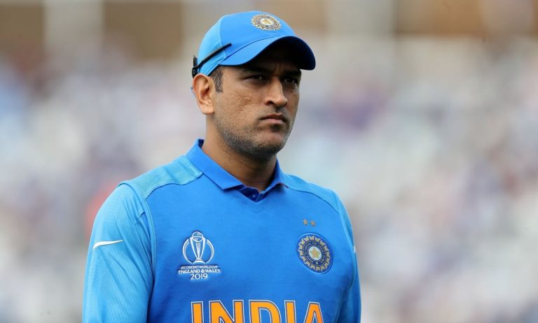 MS DHONI हुए धोखाधड़ी के शिकार, बिजनेस पार्टनर ने दिया दगा, केस दर्ज