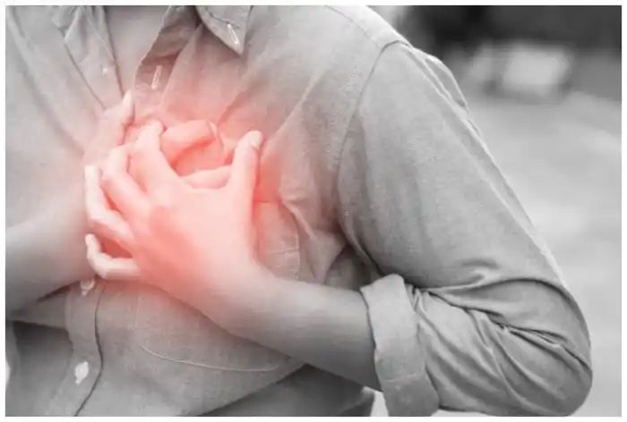 सर्दियों में बढ़ जाता है Silent Heart Attack का खतरा, ये लक्षण दिखते ही हो जाएं सावधान