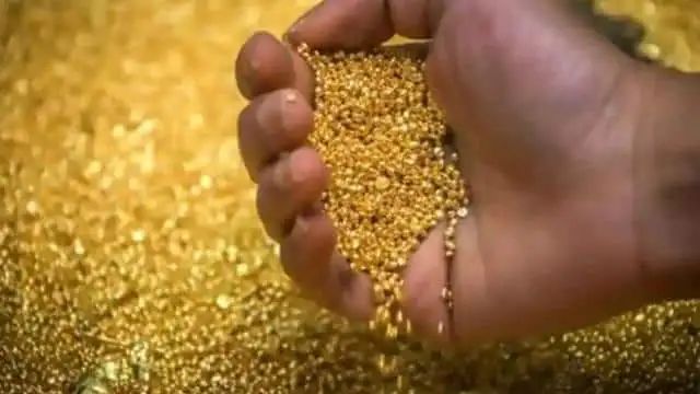 Gold Silver Price Today:शादियों के इस सीजन में ₹62000 के नीचे आया सोना, चांदी भी हुई सस्ती
