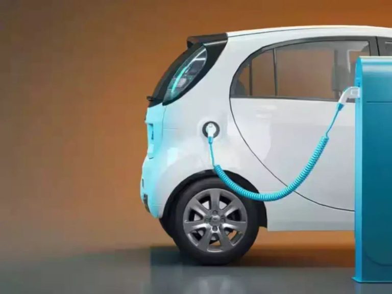 Electric Vehicles में जल्द मिलेगा सस्ता और टिकाऊ बैटरी विकल्प, MIT के शोधकर्ता ने दी जानकारी