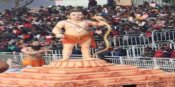 अयोध्या में दूसरे दिन चार लाख भक्तों ने रामलला के किए दर्शन