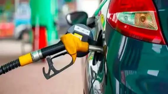 Diesel in Petrol Cars: डीजल की जगह केरोसिन से क्‍यों नहीं चलती कारें? गाड़ी में गलती से पड़ जाए गलत ईंधन तो क्या होगा?