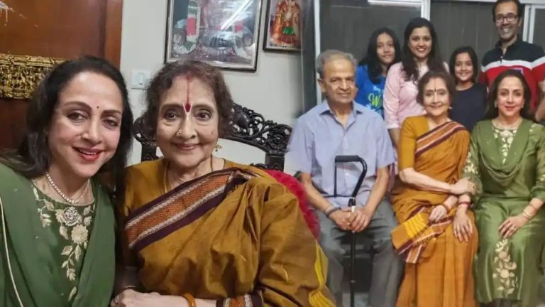 Padma Vibhushan विजेता Vyjayanthimala से मिलने पहुंची Hema Malini, ड्रीम गर्ल ने शेयर की तस्वीरें