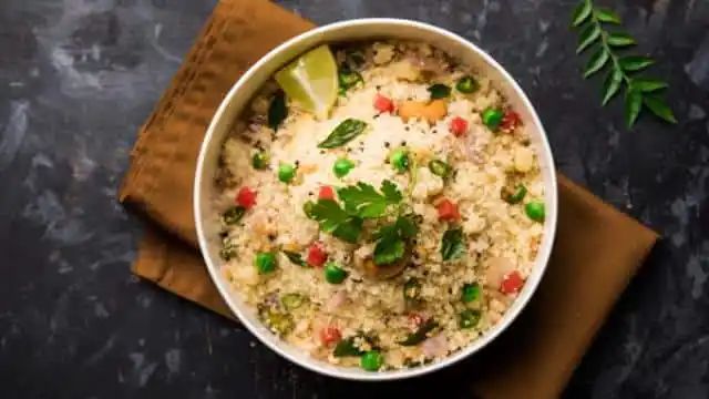 Upma: नाश्ते में खाना है कुछ हेल्दी और टेस्टी, तो इस तरह से तैयार करें सूजी उपमा