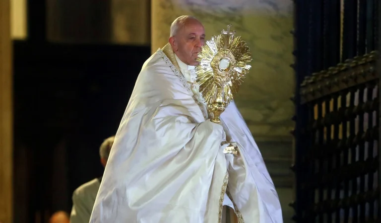 Pope Francis ने Surrogacy को दुनिया में बैन करने की मांग की, छिड़ गई नई बहस