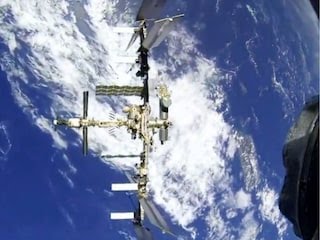 स्‍पेस स्‍टेशन से कैसे जुड़ता है अंतर‍िक्ष यान? एस्‍ट्रोनॉट ने शेयर किया वीडियो, देखकर रोमांचित हुए लोग
