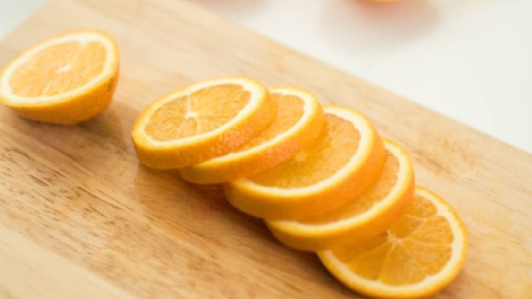 सर्दी में इस समय न खाएं संतरा या दही? ये गलती पड़ेगी भारी