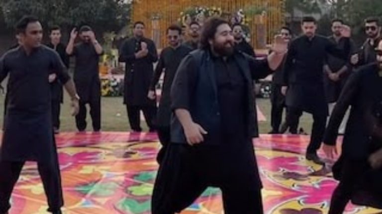 पाकिस्तानी शादी में लड़कों ने छैया छैया पर किया गजब डांस, लेकिन एक अकेले शख्स की वजह से Video वायरल हो गया