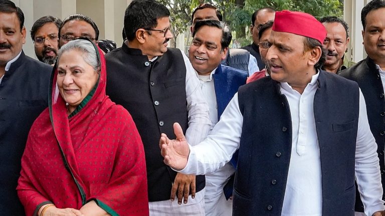 UP Politics: जया बच्चन बनीं अखिलेश यादव के लिए टेंशन, पार्टी के अंदर से उठे बगावत के सुर, सहयोगियों ने भी दिखाई आंख