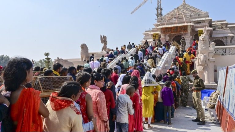 Ayodhya: आस्था के बीच ठगी… जाल में फंसे दर्जनों रामभक्त, जानिए कैसे हो रहे लोग शिकार