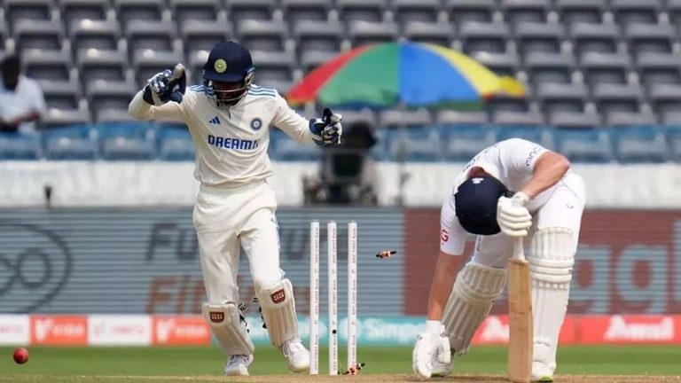 भारतीय गेंदबाजों ने इंग्लैंड को 200 के अंदर किया ढेर, जवाब में हासिल की 100 से ज्यादा की बढ़त