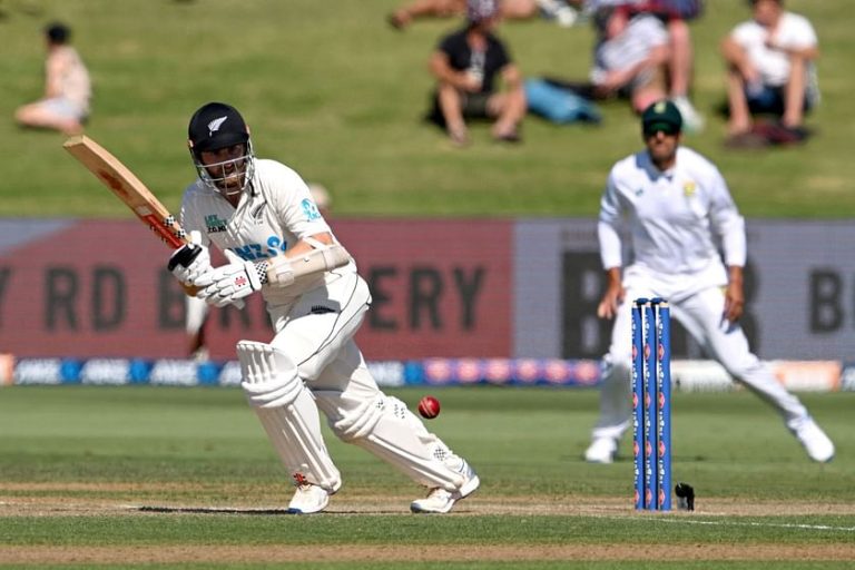 NZ vs SA : घुटने पर गेंद लगने के बाद केन विलियमसन ने की शर्मनाक हरकत, सोशल मीडिया पर वायरल हुआ वीडियो