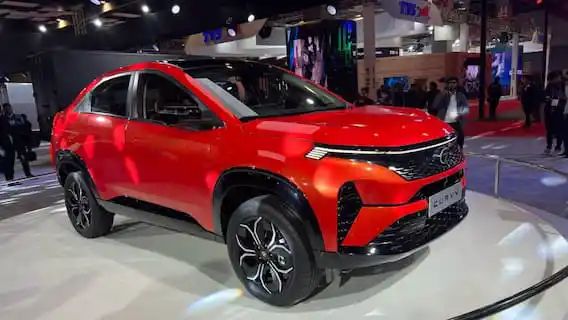 Tata Curvv SUV: टाटा कर्व एसयूवी का प्रोडक्शन मॉडल आया सामने, जानिए डिजाइन और स्पेसिफिकेशन की डिटेल्स