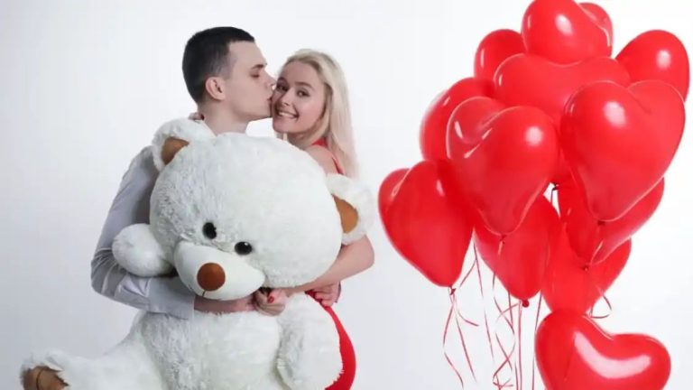 Teddy Day 2024आखिर कैसे हुई टेडी डे की शुरुआत, जाने क्या है इसके पीछे का इतिहास