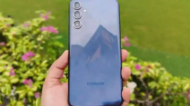हो जाइए खुश: 3,000 रुपये सस्ता हुआ Samsung का 6000mAh बैटरी, 8GB रैम वाला ये 5G फोन