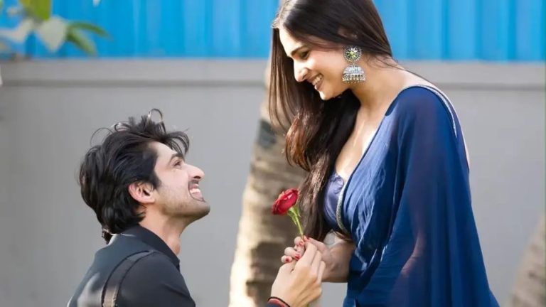 मुनव्वर को छोड़ Abhishek Kumar को डेट कर रही Ayesha Khan, हसीना ने रिश्ते को लेकर कह दी ऐसी बात, देखे Video