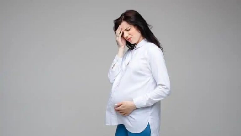 Pregnancy Care: प्रेग्नेंसी में कितने देर करनी चाहिए वॉक? किन बातों का रखें ध्यान