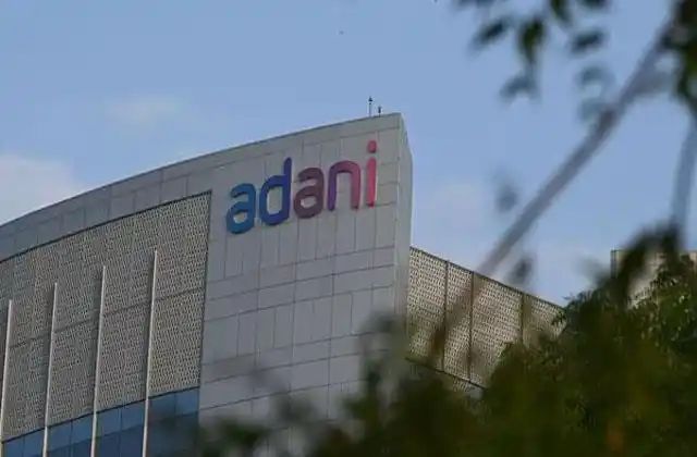 Adani Group जुटाएगा 2.6 अरब डॉलर, बड़े लेवल पर चल रही बातचीत