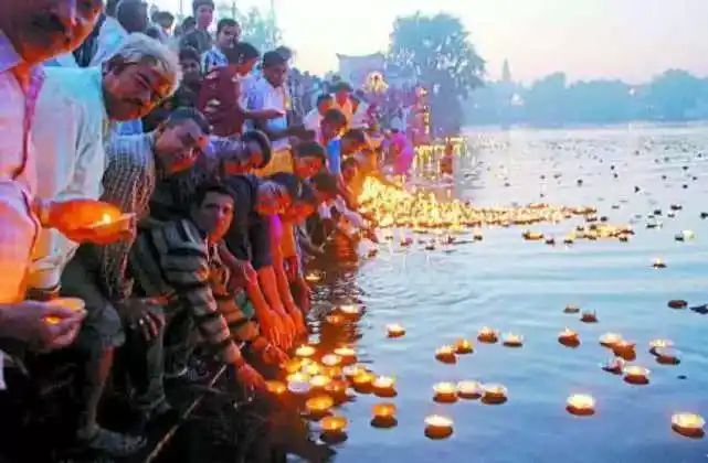 Magh Purnima 2024 पर मां लक्ष्मी की ऐसे करें पूजा, धन धान्य से सदा भरा रहेगा आपका घर