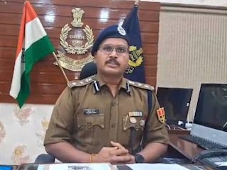 ट्रक में भरी थी गाजर, शक होने पर पुलिस ने रोककर किया चेक, फिर जो देखा तो उड़ गए होश, मच गई खलबली