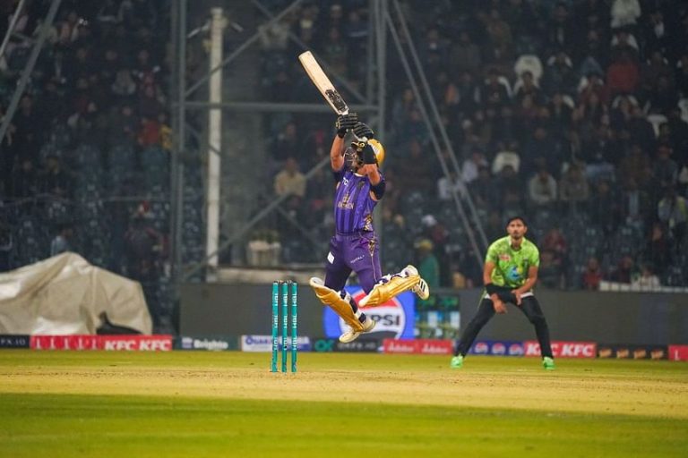 रोहित शर्मा की तरह छक्के लगाना चाहता है पाकिस्तान का ये युवा बल्लेबाज, PSL में बल्ले से मचा रहे हैं तबाही