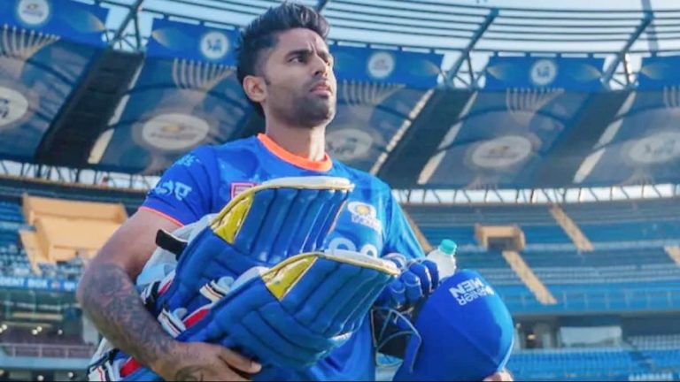 Suryakumar Yadav, MI Team: हार्दिक पंड्या और मुंबई इंडियंस की मुश्किलें बढ़ीं… लगातार 2 हार के बाद सूर्यकुमार यादव ने दिया ये तगड़ा झटका