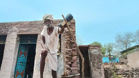 आजादी के 77 साल बाद भी कोटा के इस गांव की राह भूल गया विकास, बुनियादी सुविधाओं को तरस रहे लोग