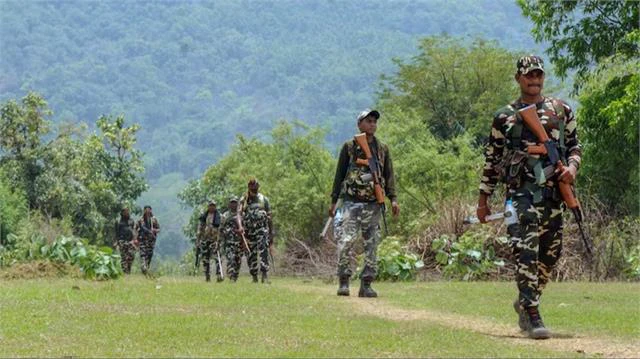 छत्तीसगढ़ में सुरक्षाकर्मियों के साथ मुठभेड़ में 3 महिलाओं सहित 9 नक्सली ढेर