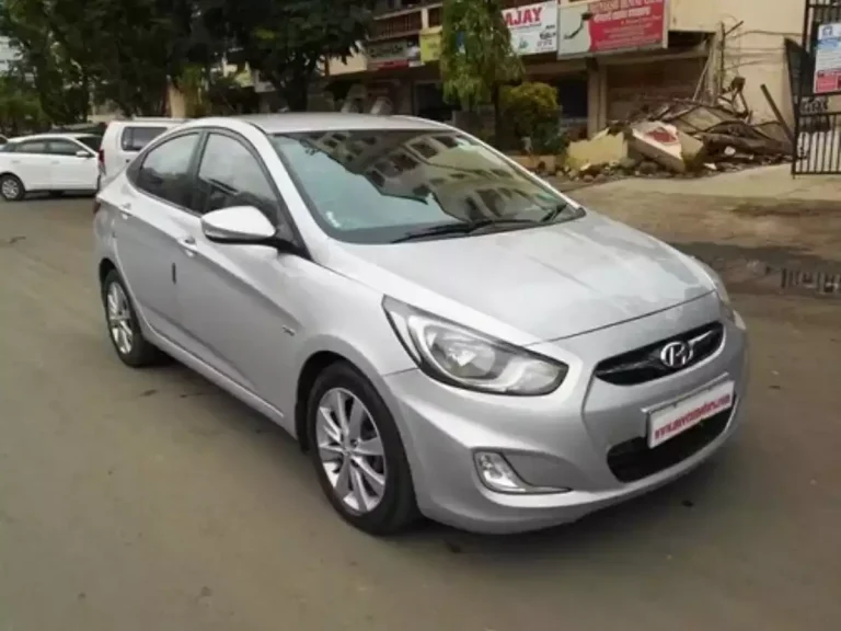 3 लाख में मिल रही है Hyundai की ये कार, खरीदने पहुंचे ग्राहक