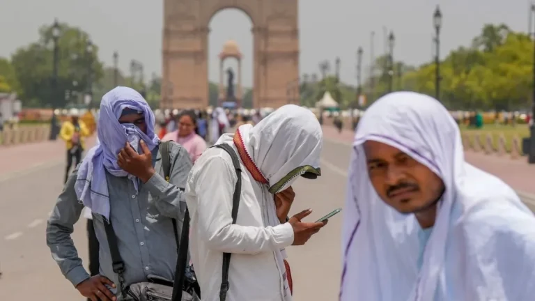 नहीं थमेगा अभी गर्मी का सितम! IMD ने जारी किया लू का अलर्ट, इन क्षेत्रों में हल्की बारिश की संभावना