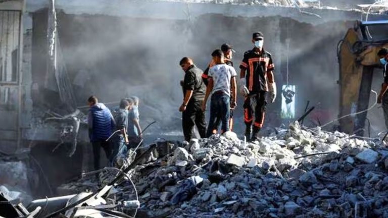 गाजा में इजराइली एयर स्ट्राइक में 12 लोगों की मौत, 16 हूती विद्रोहियों की भी गई जान