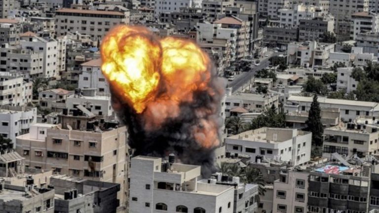 गाजा में मंडरा रहा मौत का साया! रफा पर इजराइल का एक और हवाई हमला, 22 की मौत