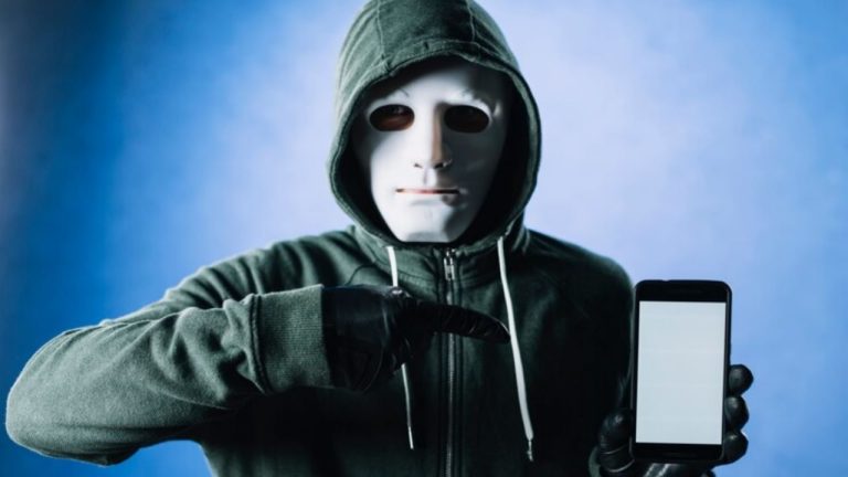 Mobile Hacking की टेंशन? आज़माएं ये 4 मूलमंत्र, कोई छू भी नहीं पाएगा आपका फोन