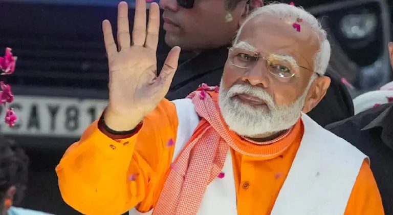 PM Narendra Modi Varanasi visit Live: थोड़ी देर में वाराणसी पहुंचेंगे पीएम मोदी, शाम को गंगा आरती में भी होंगे शामिल