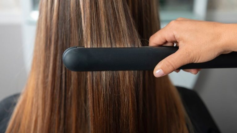 Hair Straightener: 1000 रुपये से कम में मिल रहे हैं ब्रांडेड स्ट्रेटनर, हर दिन बनाएं अलग हेयर स्टाइल