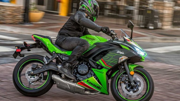 Kawasaki Ninja 650 पर मिल रहा 30000 रुपये का डिस्काउंट, जानिए डिटेल