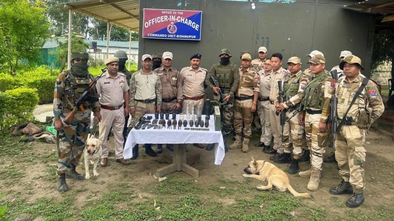 मणिपुर में सुरक्षाबलों ने चलाया सर्च ऑपरेशन, हथियारों का जखीरा बरामद