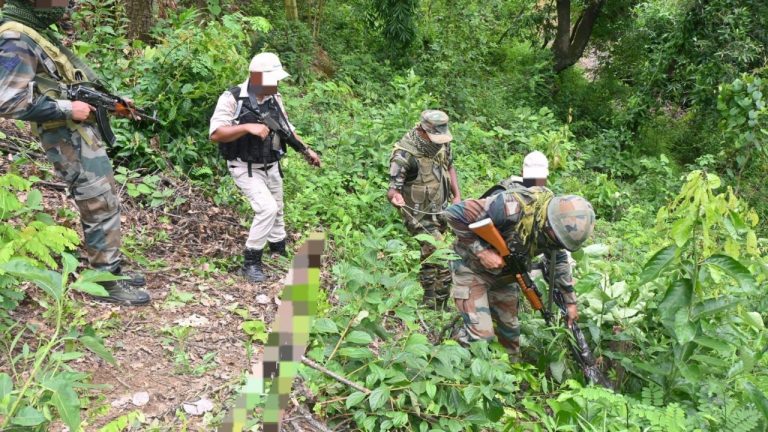 मणिपुर में कहीं मुठभेड़ तो कहीं हो गया ब्लास्ट, 4 की मौत-पूर्व विधायक की पत्नी की भी निधन