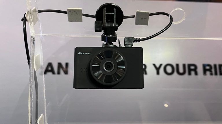 कार के लिए Dashcam लेना है? ये हैं सस्ते से प्रीमियम क्वालिटी वाले डैशकैमरा